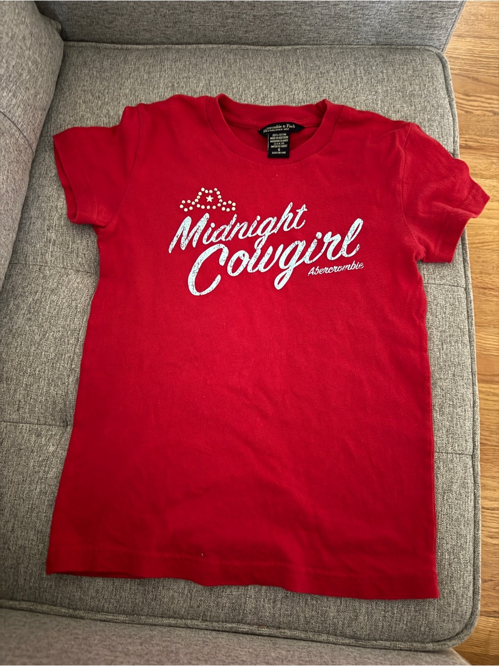 Vintage Abercrombie & Fitch Red 'Midnight Cowgirl' Graphic Tee size Small